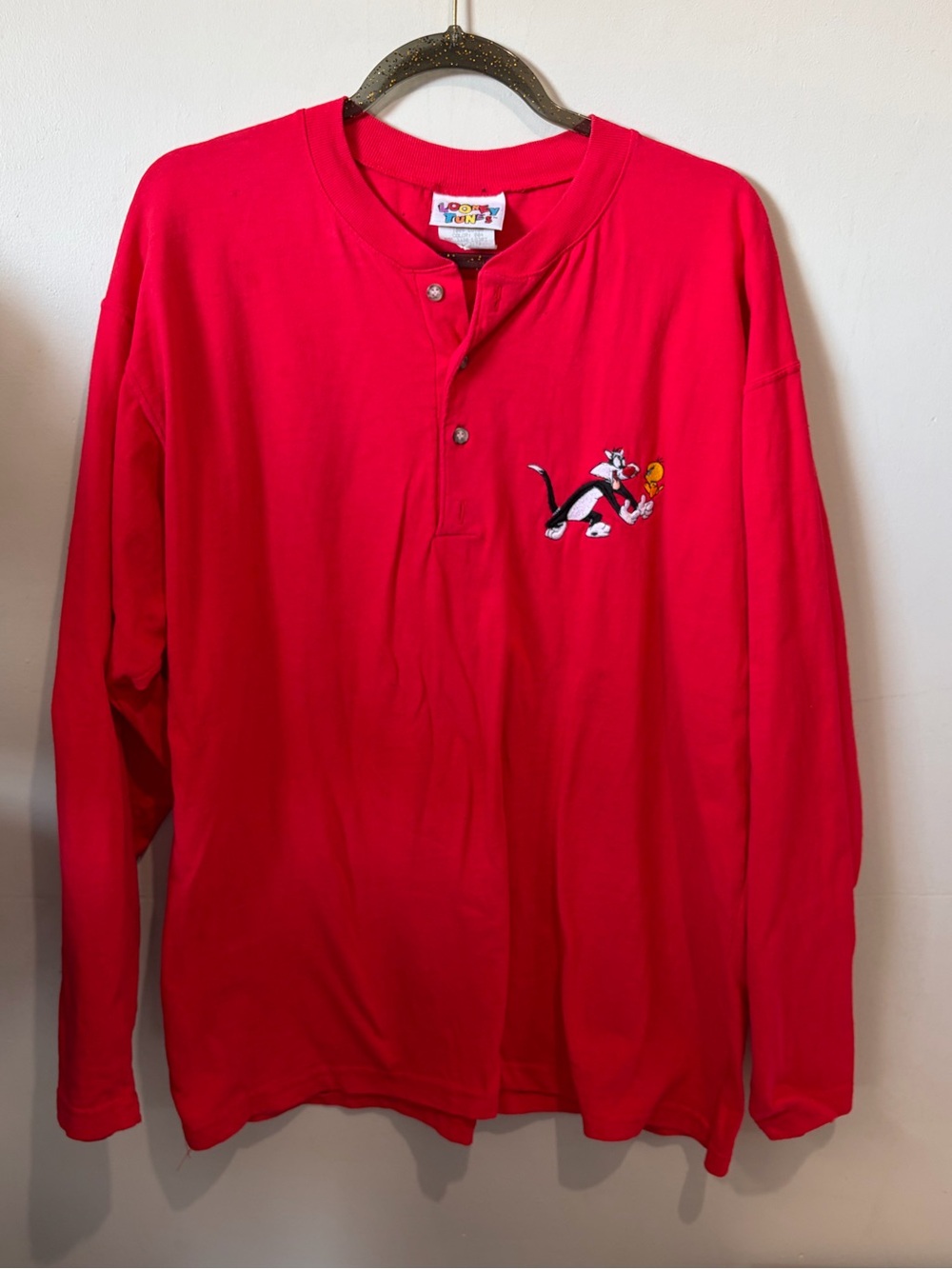 Vintage 1993 Looney Tunes Sylvester & Tweety Henley | Red | L